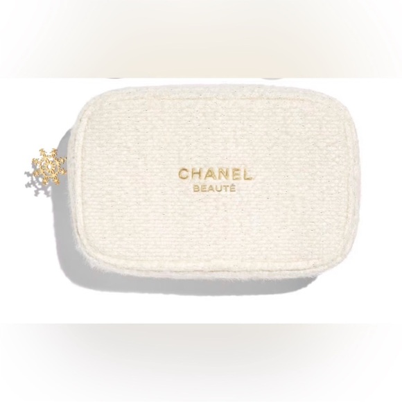 CHANEL 2024 Holiday Cosmetics Bag - Picture 2 of 8